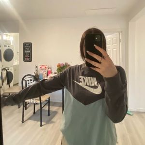 Nike Logo Longsleeve